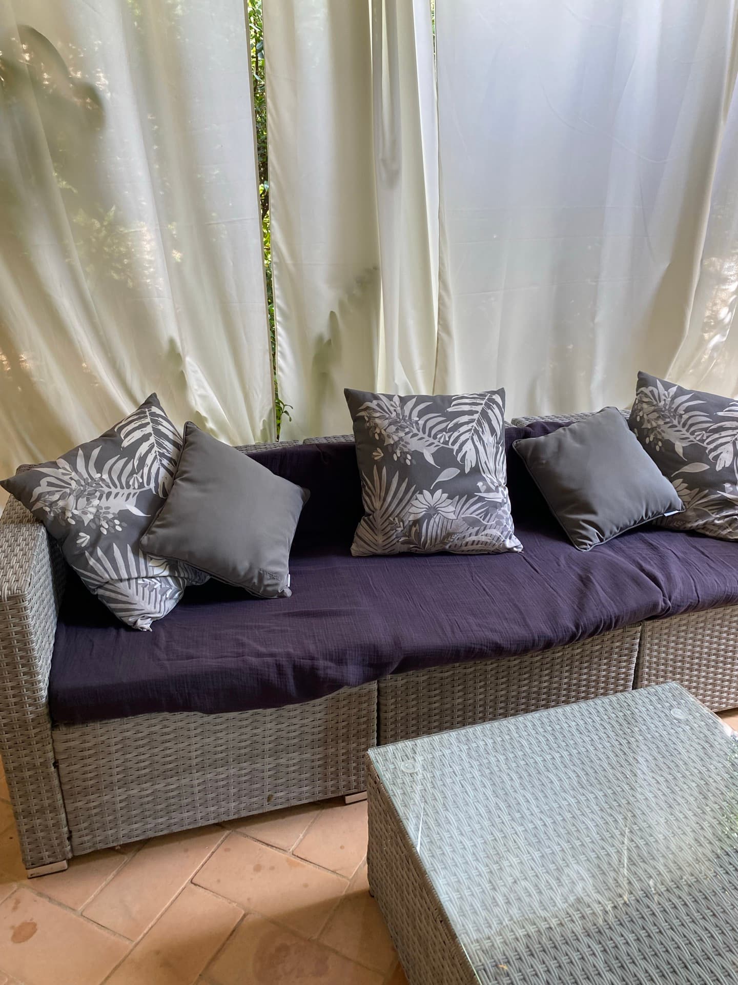 Outdoor lounge
